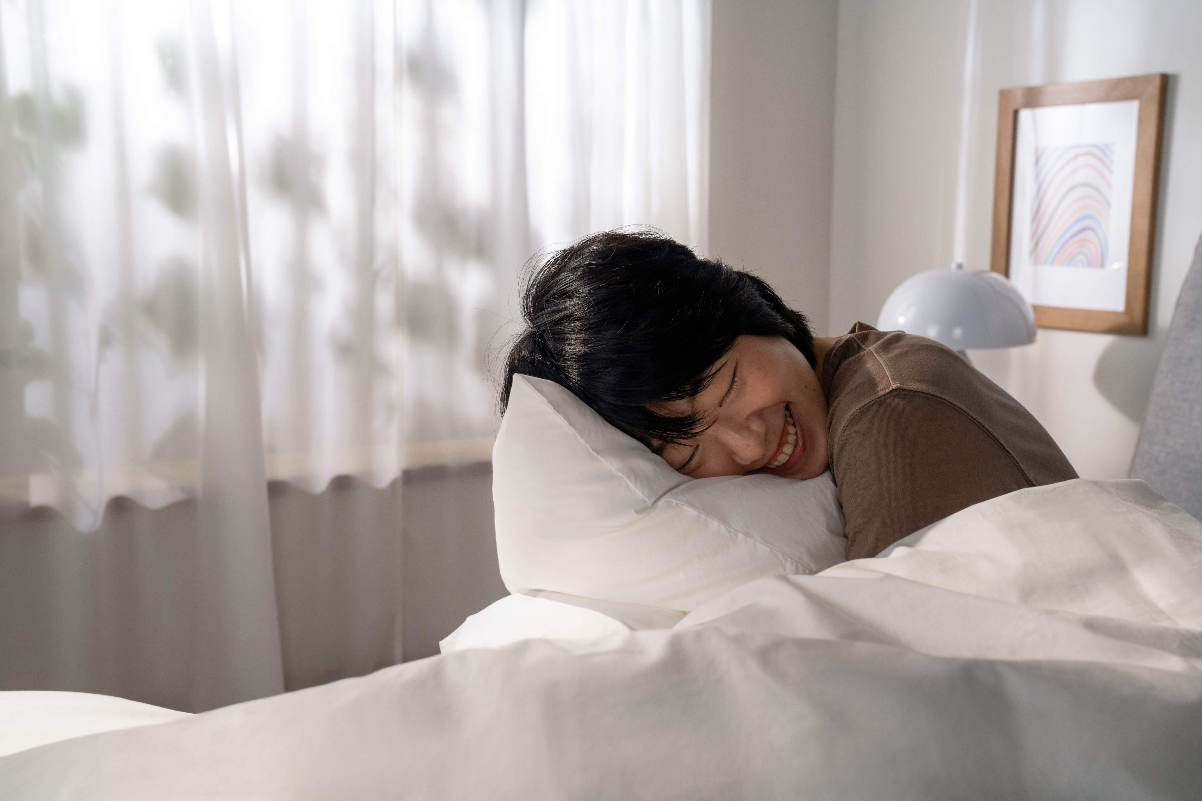 Woman with Casper pillows