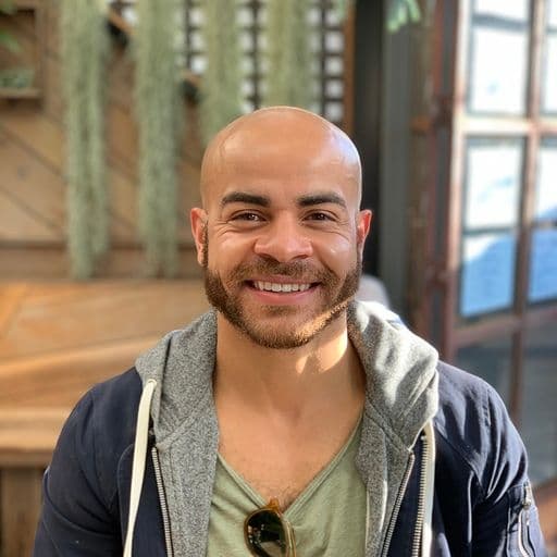 Porträtfoto von Mike Ottavi-Brannon